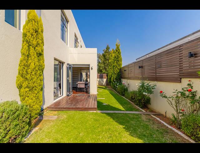 3 BEDROOM TOWNHOUSE FOR SALE IN BRYANSTON